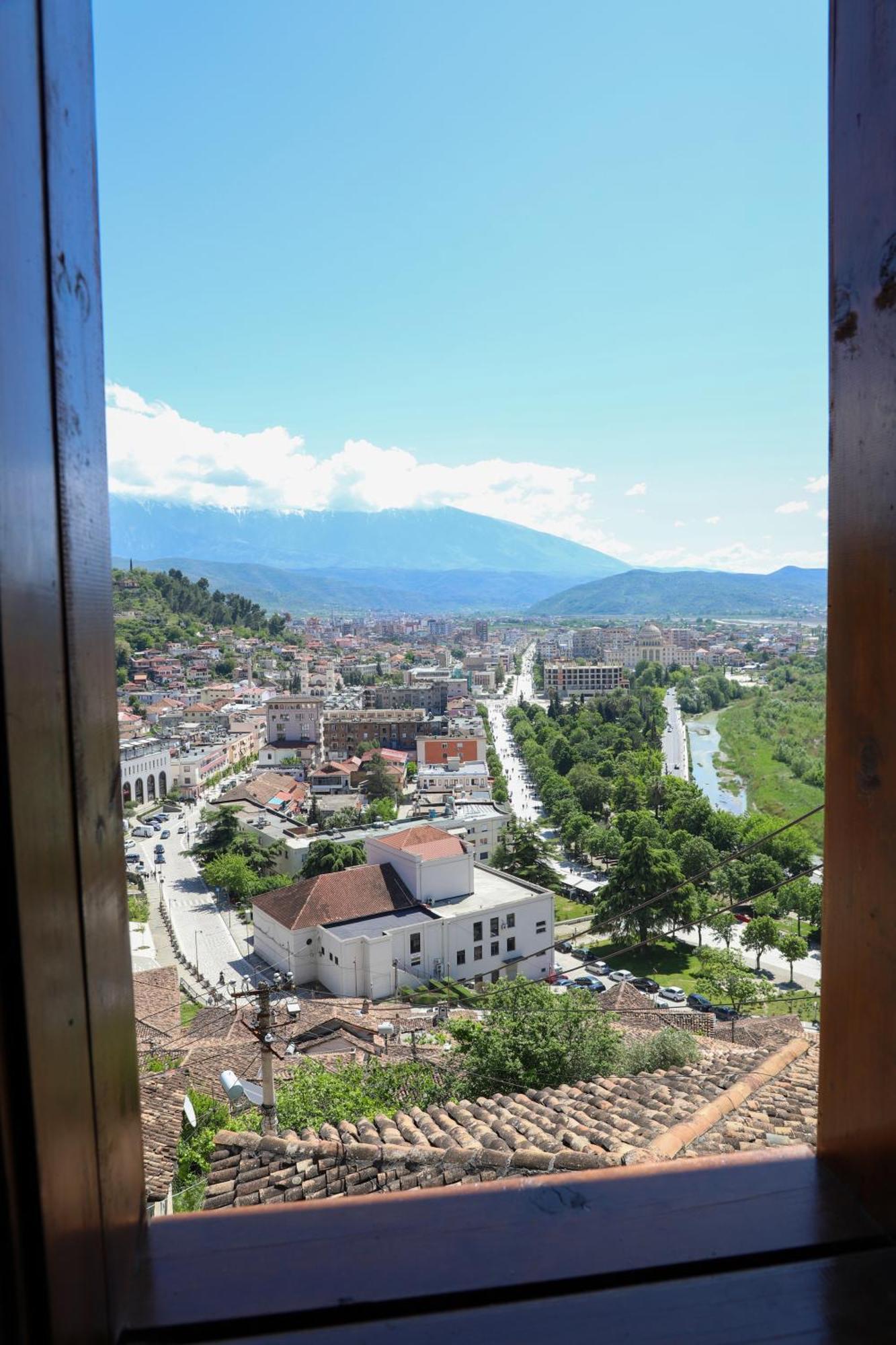 Guest House Lion Berat Dış mekan fotoğraf