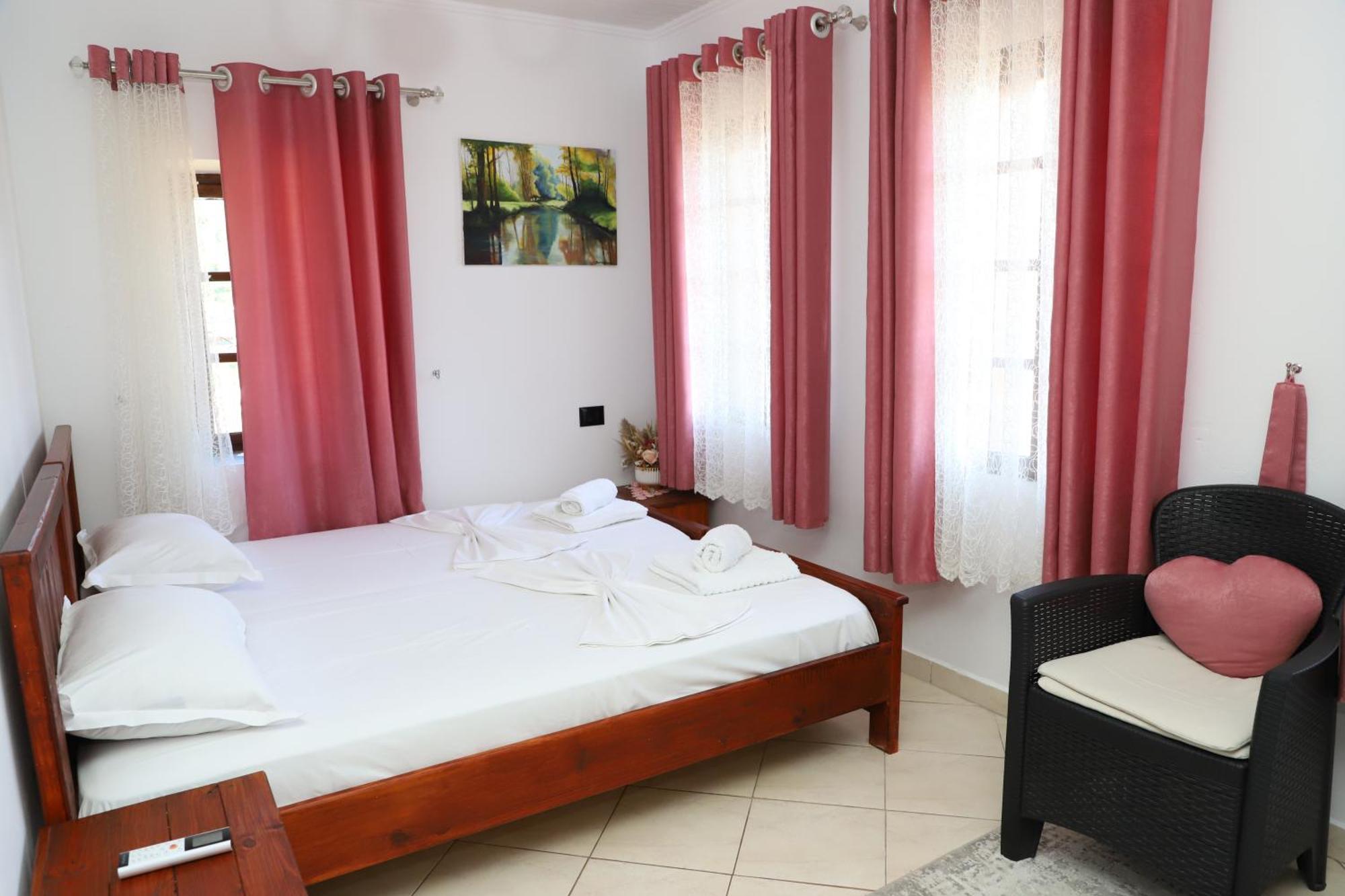 Guest House Lion Berat Dış mekan fotoğraf