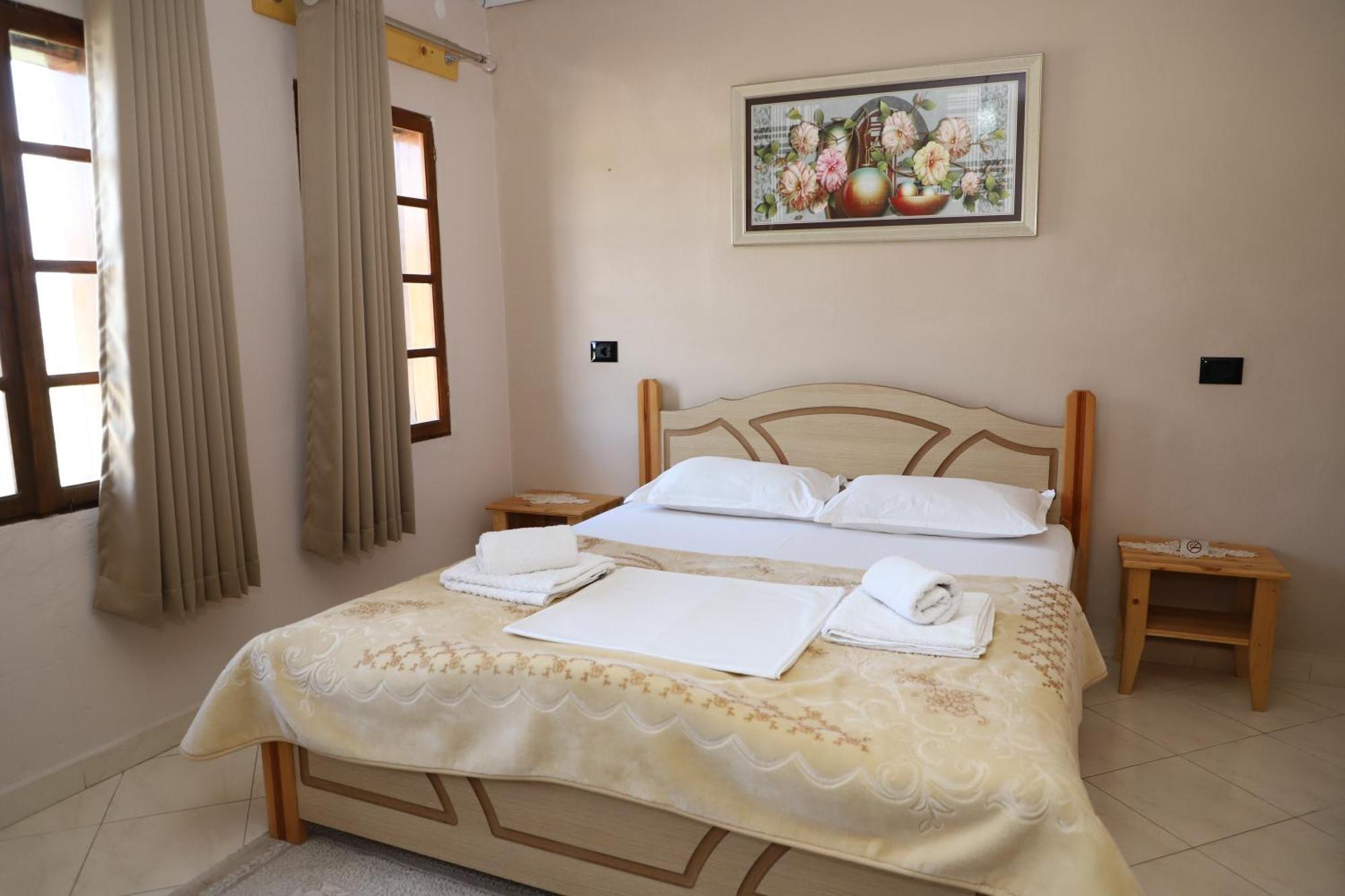 Guest House Lion Berat Dış mekan fotoğraf